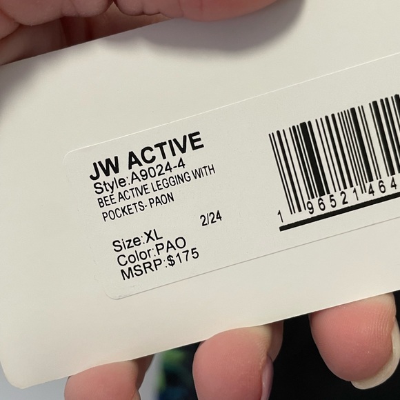 Johnny Was NWT Bee Active Women’s Leggings with Pockets Size XL in Color Pao - Picture 6 of 13